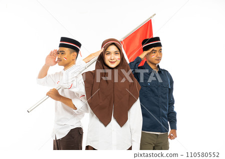 a female students standing with her friends standing behind a female students standing with her friends standing behind 110580552