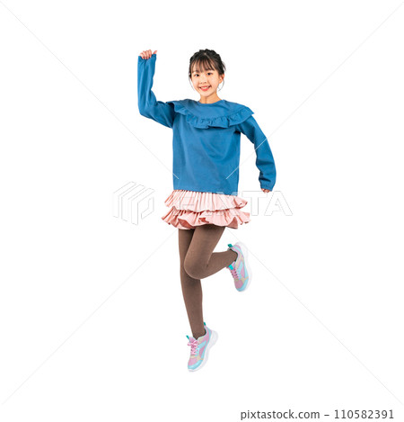 Jumping girl - Hand-cut precision background transparent photo PNG 110582391