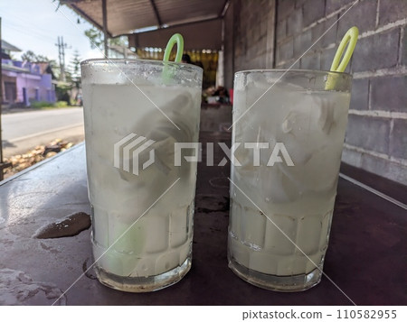 Natural cold drink that is rich in nutrients Natural cold drink that is rich in nutrients 110582955