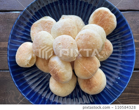 用木薯粉製成的耐嚼 ponde queijo 用木薯粉製成的耐嚼 ponde queijo 110584328