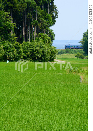 穿越里山和鐵路 110585342