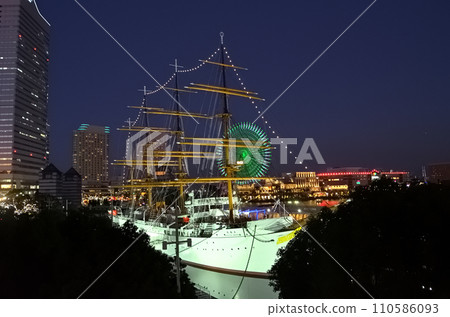 日本丸紀念公園美麗的夜景 110586093