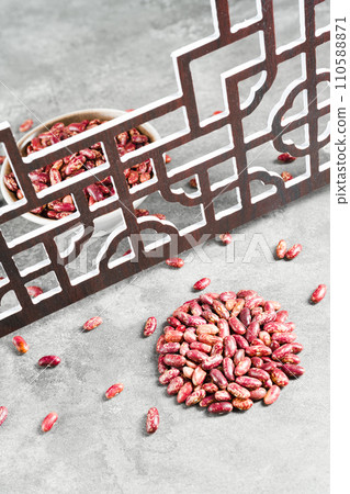 red bean in bowl 110588871