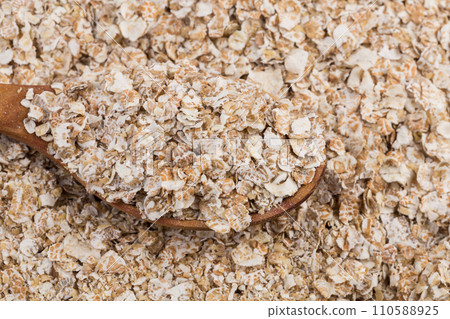 Whole grain, rolled oats Whole grain, rolled oats 110588925