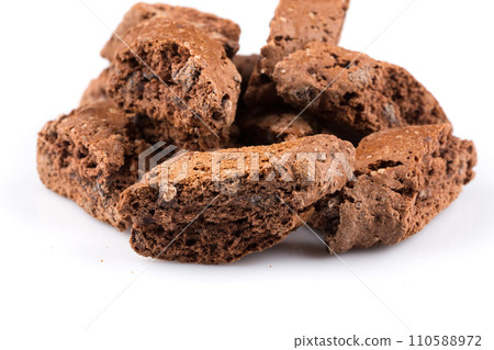 Cantucci with chocolate pieces 110588972