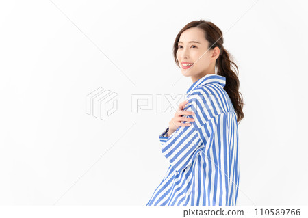 Refreshing women 110589766