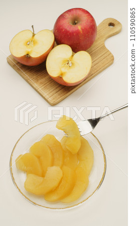 Apple compote image 110590865