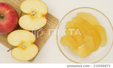 Apple compote image Apple compote image 110590873