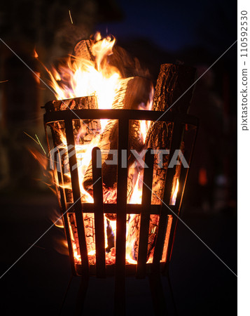Image of Fire pit metal bowl with grill close up 110592530