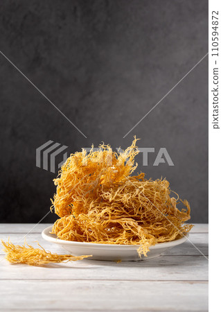 Sea Moss, irish wild harvested dried seaweed, healthy used as food supplement. 110594872