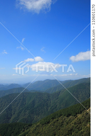 從山頭休息處看到的富士山(日本神奈川縣秦野市) 從山頭休息處看到的富士山(日本神奈川縣秦野市) 110601170