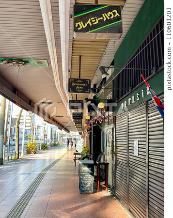 Nagoya City Atsuta Jingu Shopping Street 110601201