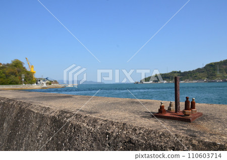 Red Rusted Bolt (Seto Seto / Kure City, Hiroshima Prefecture) 110603714