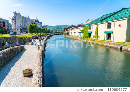 [Hokkaido] Otaru Canal, famous for sightseeing spots 110604277