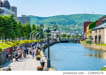 [北海道]以觀光景點而聞名的小樽運河 110604279