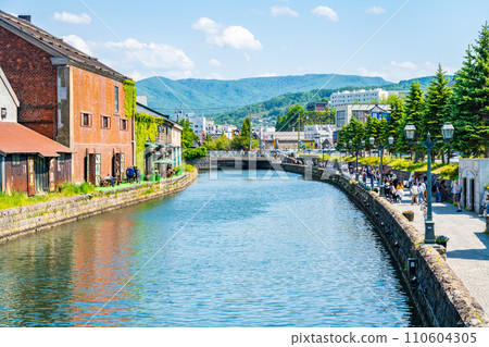 [Hokkaido] Otaru Canal, famous for sightseeing spots 110604305