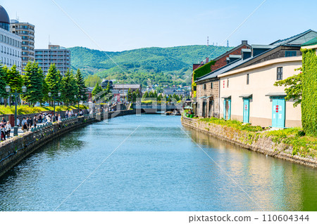 [Hokkaido] Otaru Canal, famous for sightseeing spots 110604344