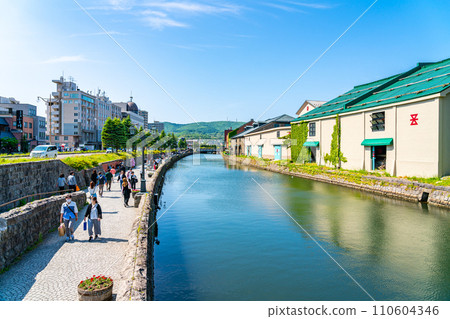 [北海道]以觀光景點而聞名的小樽運河 110604346