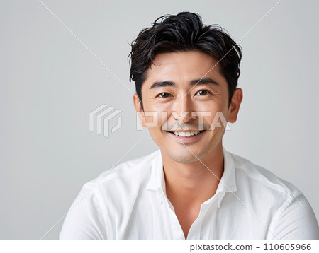 笑容自然的日本青年 110605966