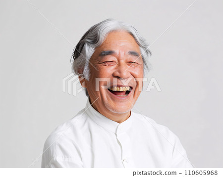 Senior Japanese man with a bright smile 110605968
