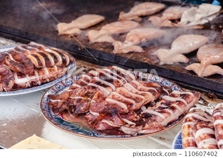 Grilled squid with stalls 110607402