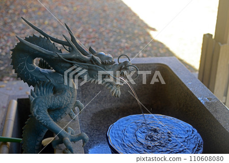 Temizu Ryujin at the Kannon-do Hall of Takianji Temple in Minoh 110608080