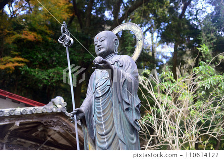 箕面 3 瀧安寺弁天堂旁的地藏菩薩像，祝你好運、成功 110614122