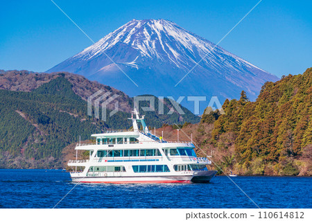 (神奈川縣)蘆之湖遊船碼頭和富士山 (神奈川縣)蘆之湖遊船碼頭和富士山 110614812