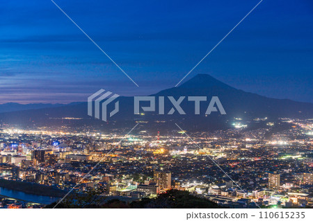 Cityscape of Numazu (Shizuoka Prefecture) and sunset view of Mt. Fuji 110615235