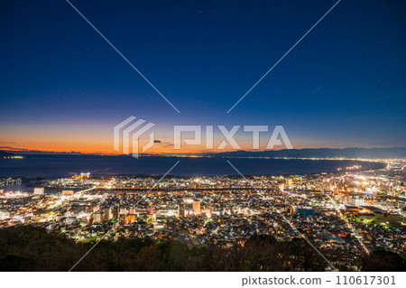 (Shizuoka Prefecture) Numazu coastline and street lights (Shizuoka Prefecture) Numazu coastline and street lights 110617301