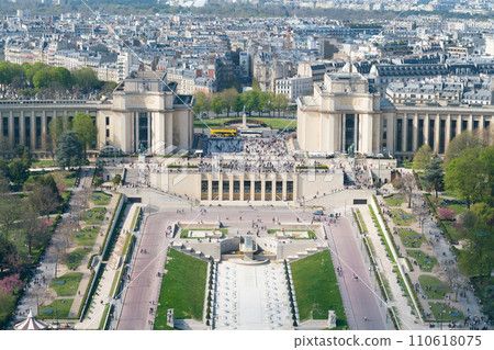 view the Trocadero and the architectural ensemble of the central fountain. Paris. 110618075
