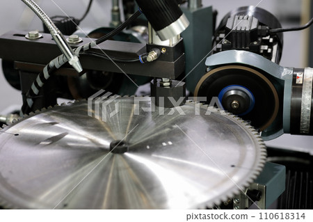 HSS circular saw blade sharpening machine 110618314