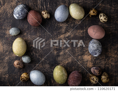 Easter eggs painted with natural dye 110620171