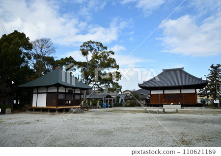 吉祥總寺【觀音堂（左）與本堂（右）】【奈良縣御所市】 110621169