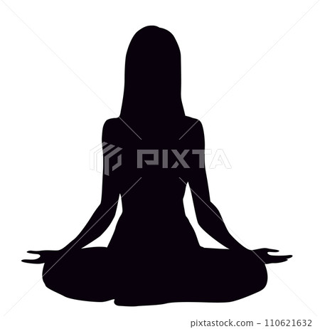 一個女人做瑜珈「輕鬆坐式」的剪影 110621632