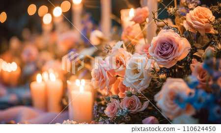 閃爍的燈光和心形裝飾營造出溫馨浪漫的氛圍。酒店和婚禮大廳的圖片 110624450