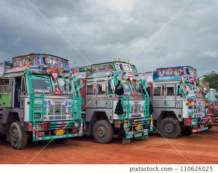 India_Scenery of colorfully decorated trucks India_Scenery of colorfully decorated trucks 110626025