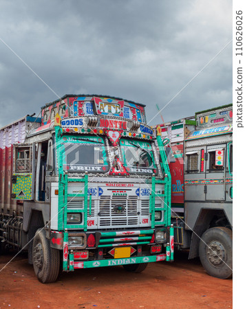 India_Scenery of colorfully decorated trucks 110626026