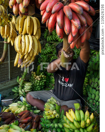 印度_路邊水果攤風景 110626198