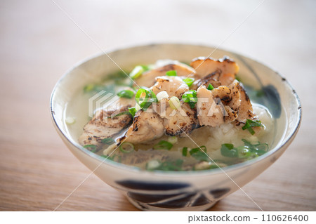 煎鯛魚茶泡飯 煎鯛魚茶泡飯 110626400