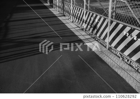 Monochrome guard fence 110628292