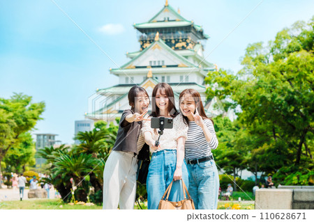 少女之旅：大阪城前與朋友自拍 110628671