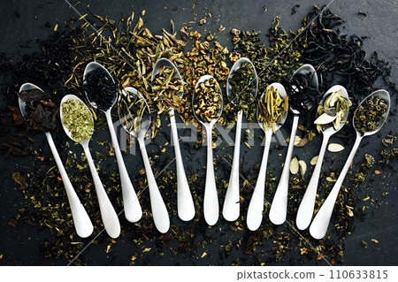 Colorful mix of tea varieties: red and black, green and white, oolong and herbal 110633815