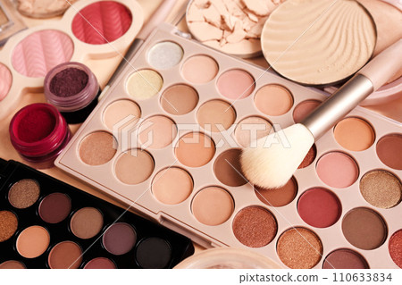 makeup, powder, cosmetic 110633834