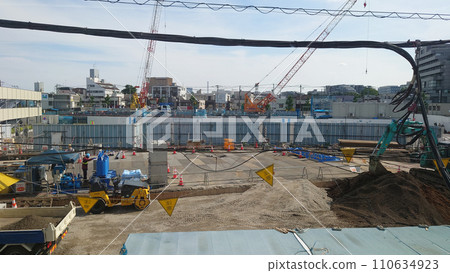 Construction site of a large-scale tower apartment Construction site of a large-scale tower apartment 110634923