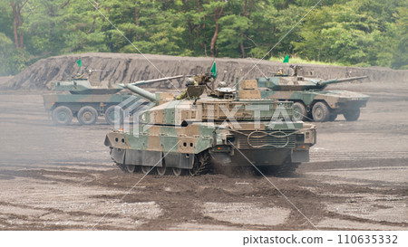 陸上自衛隊10式戰車行駛 陸上自衛隊10式戰車行駛 110635332