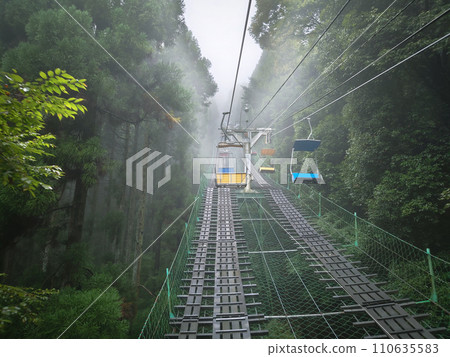 細雨中的高尾纜車 110635583