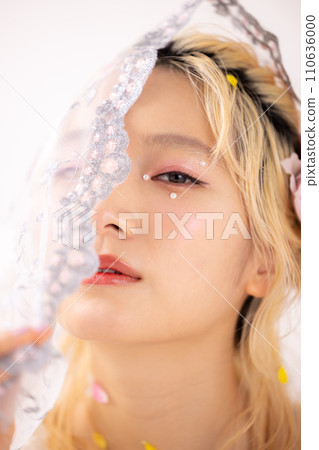Beauty Portrait of a Japanese blonde woman 110636000