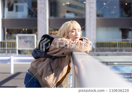 Street Snap Young Woman Portrait Street Snap Young Woman Portrait 110636220