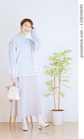 Fashion coordination of women's winter clothes, whole body (portrait) 110638040